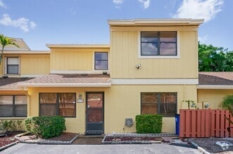Building Photo - 5170 Tennis Ln