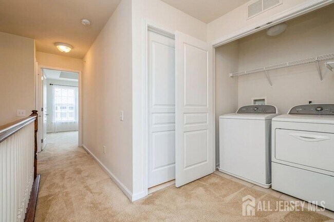 Building Photo - 2204 Leia Ln