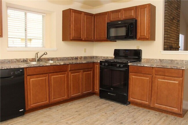 Building Photo - 605 Elder Way