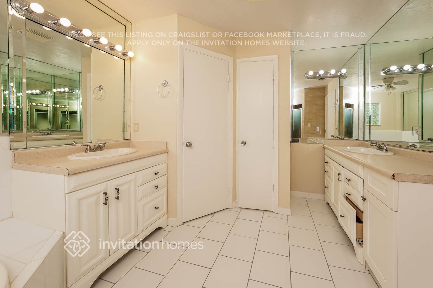 Building Photo - 5674 Parke Ave