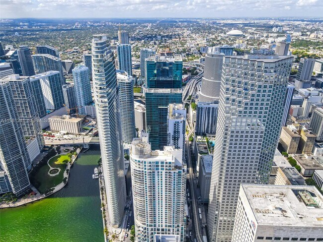 Building Photo - 300 S Biscayne Blvd