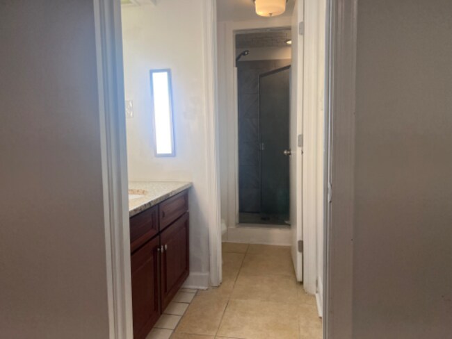 Building Photo - 4801 Oliver St