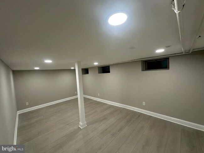 Building Photo - 1017 N York Rd