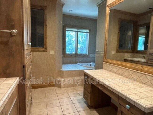 Building Photo - 3608 E Crest Mount Cir