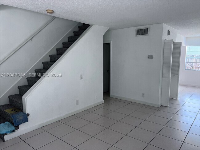 Building Photo - 4651 NW 9th Dr
