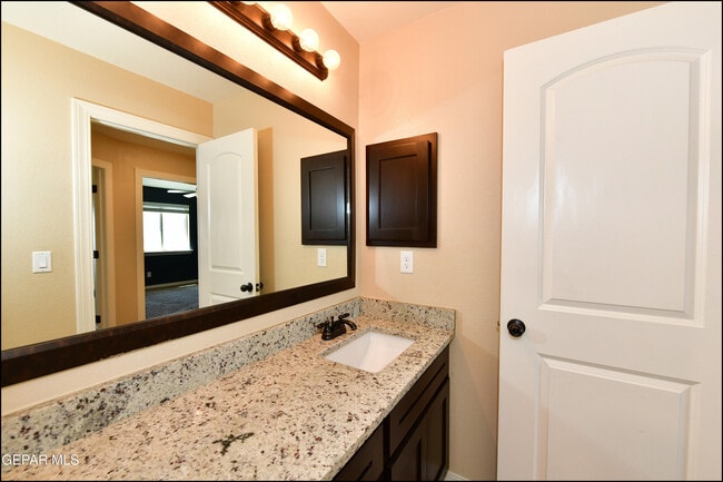 Building Photo - 14717 Tierra Escape Ave
