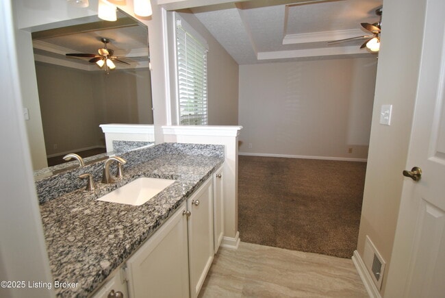 Building Photo - 12401 Ledges Dr