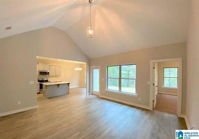 Building Photo - 45 Wolf Ln
