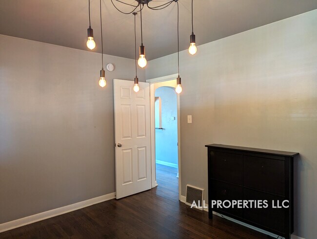 Building Photo - 3511 Newport St