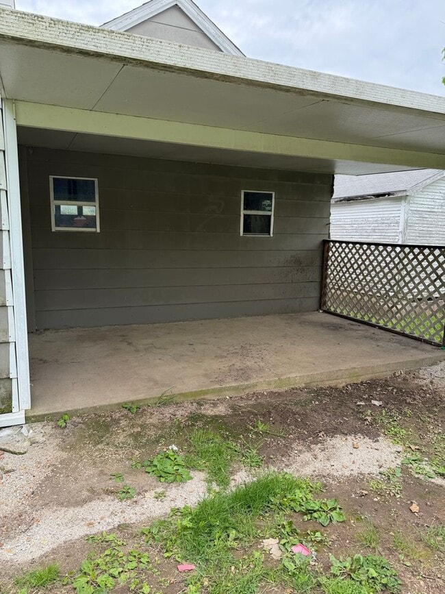 Building Photo - 3 Bed 2 Bath - Cassville