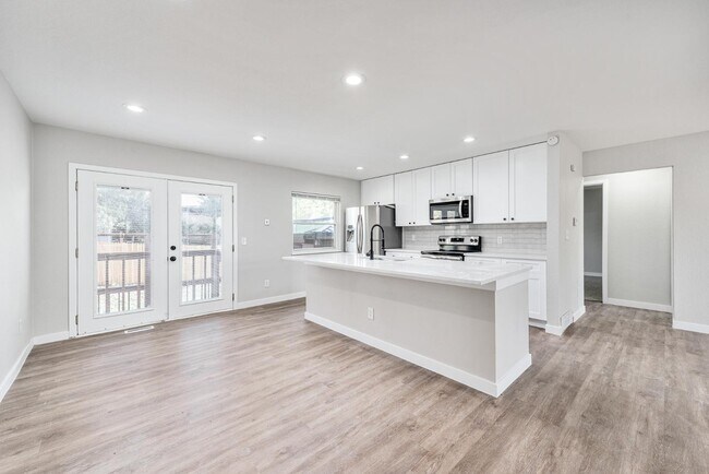 Building Photo - 18912 E Kansas Dr