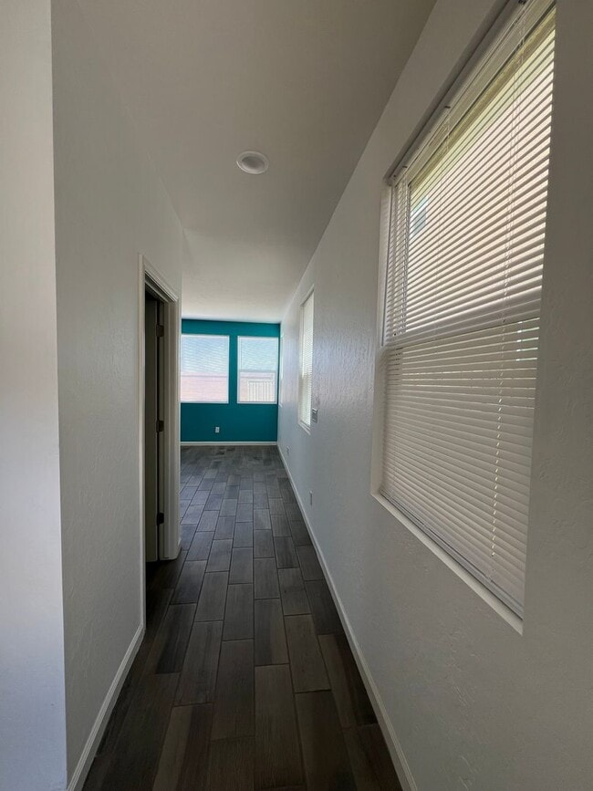 Building Photo - modern 3-bedroom, 2.5-bathroom home locate...