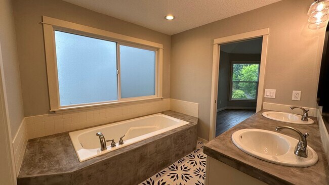 Building Photo - Exquisite 3 Bedroom, 3 Bath Home for Rent ...