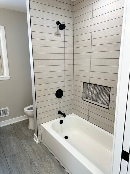 Building Photo - 2049 Hagen Ln