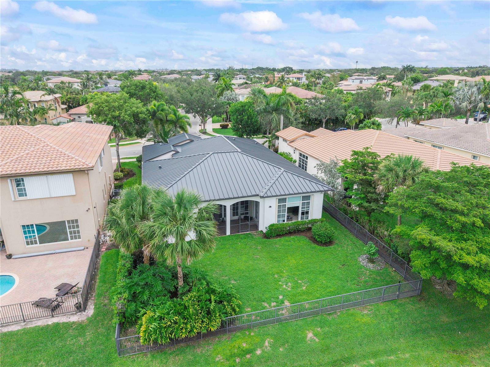 Building Photo - 10980 NW 78th Pl