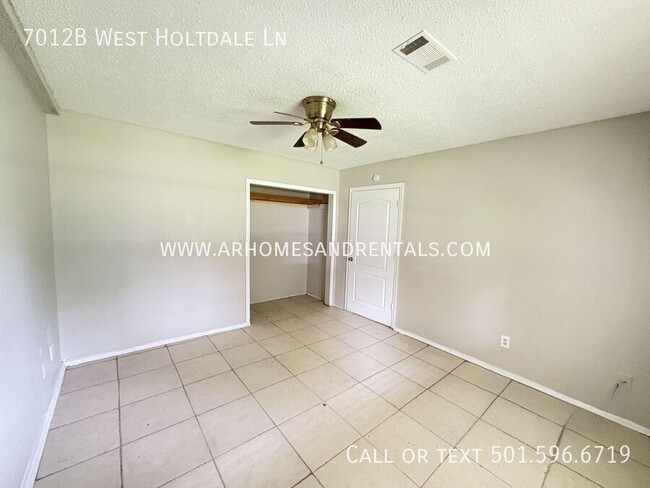 Building Photo - 7012 W Holtdale Ln