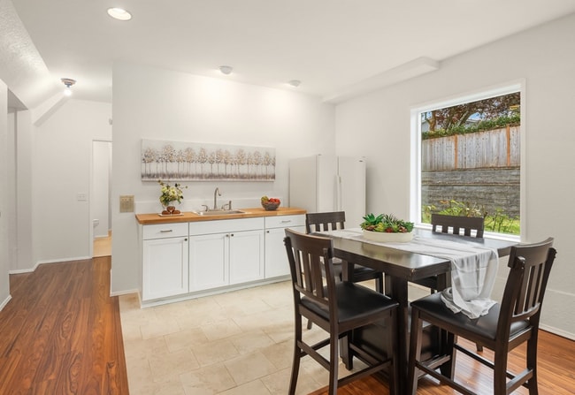 Building Photo - 18811 SE 42nd St