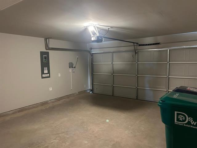 Building Photo - 1613 Tin Roof Rd