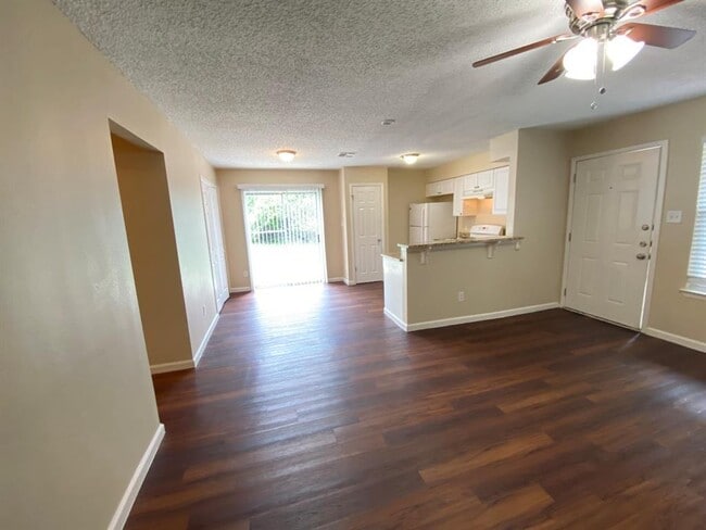 Building Photo - 4903 Merritt Dr