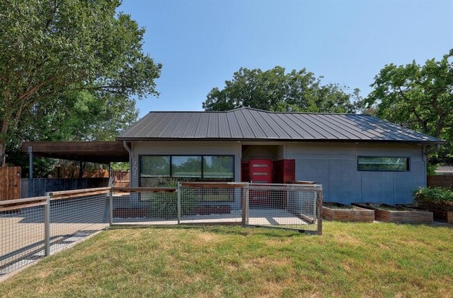 Building Photo - 702 Philco Dr