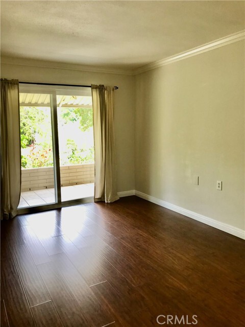 Building Photo - 579 Avenida Majorca