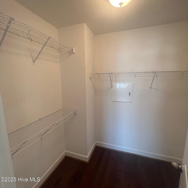 Building Photo - 1801 Fox Den Way