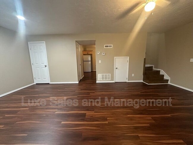 Building Photo - 6004 NW Expressway