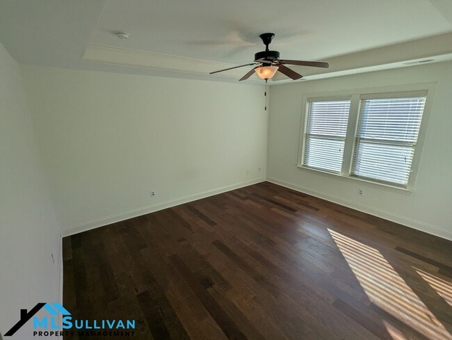 Building Photo - 833 Poplar St