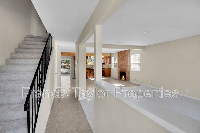 Building Photo - 2053 Habero Dr