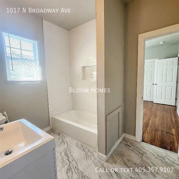 Building Photo - 1017 N Broadway Ave