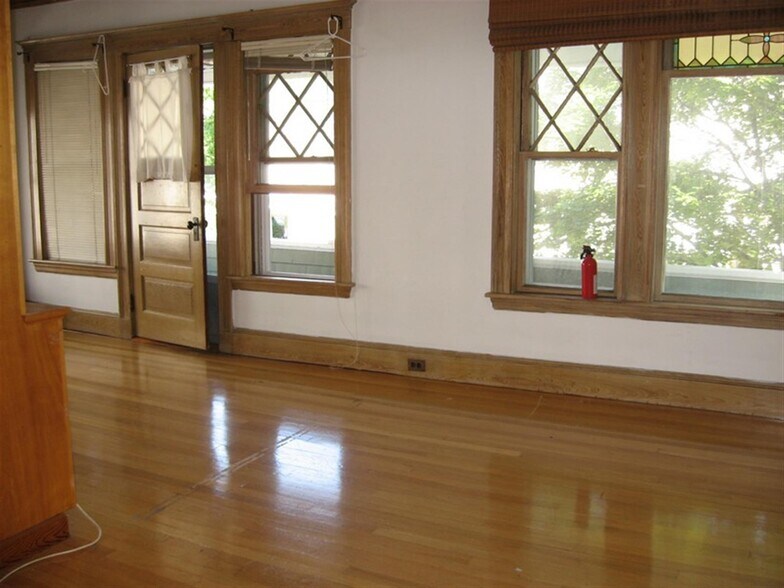 Building Photo - 30 Leonard St