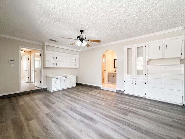 Building Photo - 15002 Torry Pines Rd