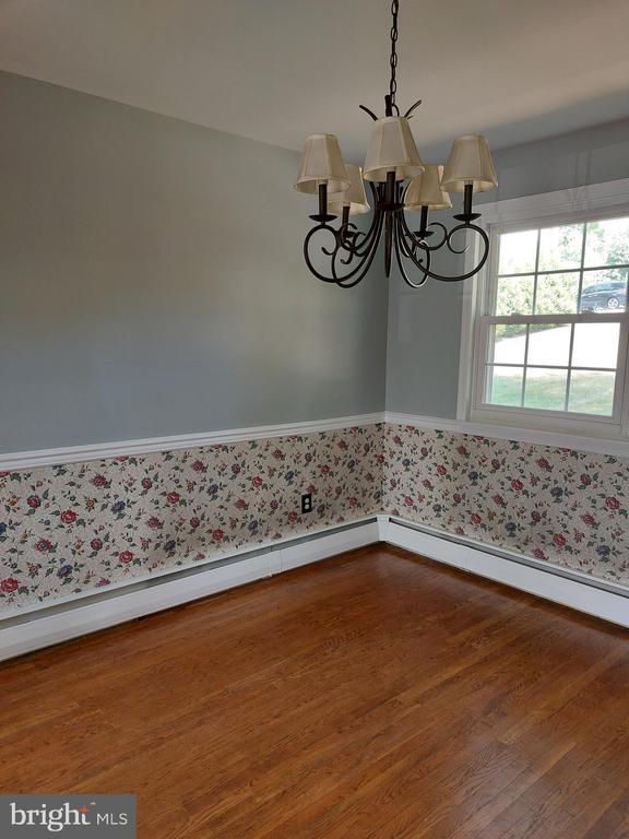 Building Photo - 13 Heatherwood Hill