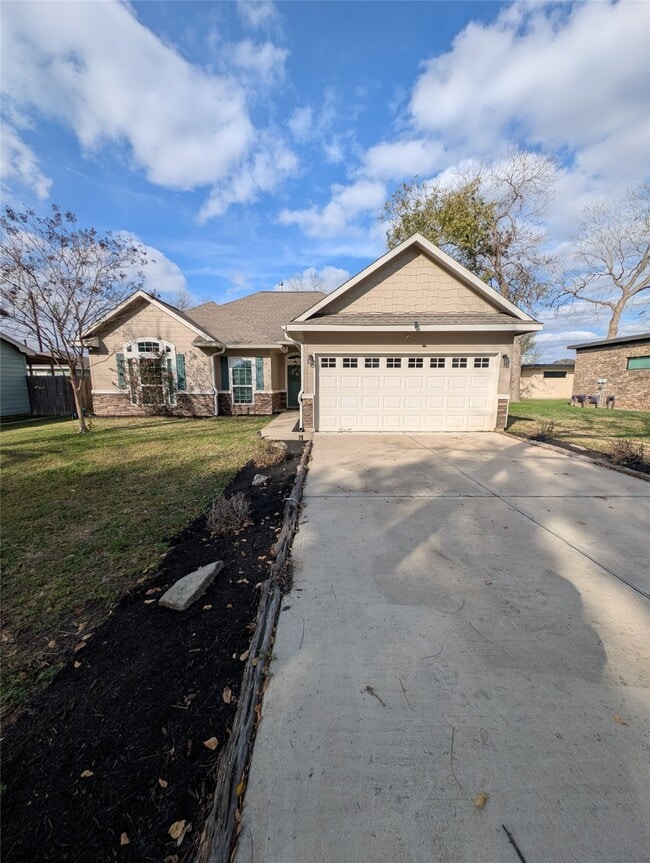 Building Photo - 4222 5th St