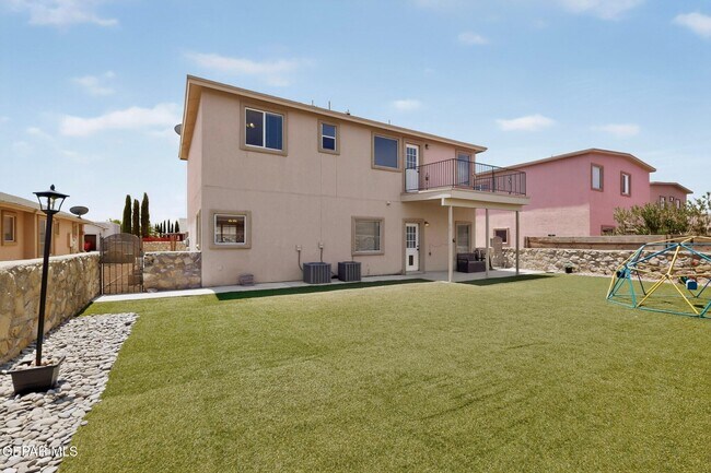 Building Photo - 14613 Sunny Land Ave