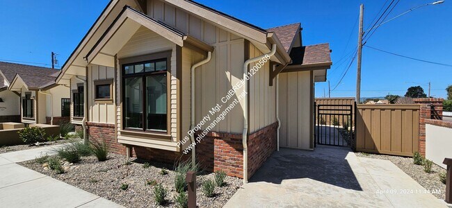 Building Photo - 520 E Clark Ave