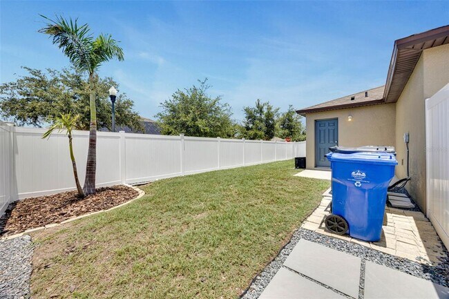 Building Photo - 12401 Streambed Dr