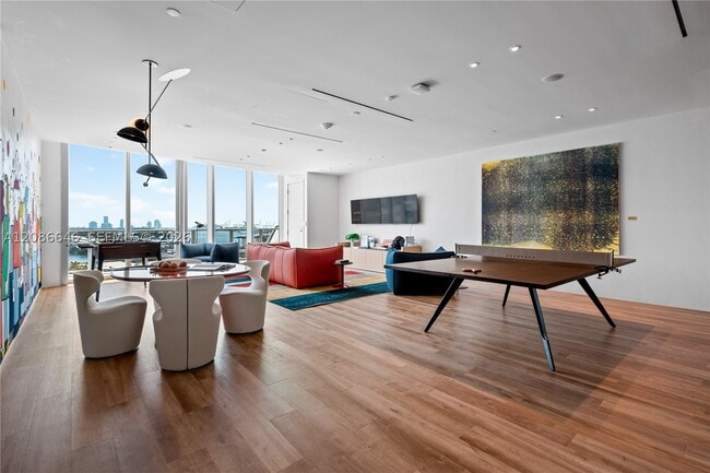 Building Photo - 1400 Biscayne Blvd
