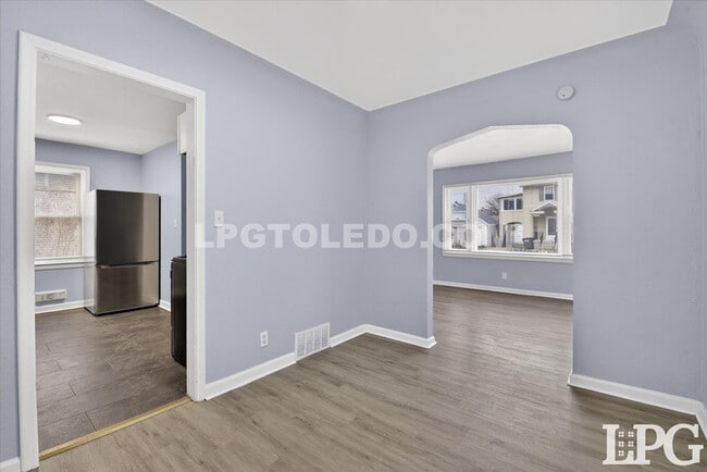 Building Photo - 1665 Burgoyne Dr