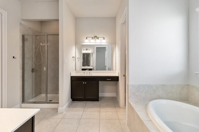 Building Photo - Beautiful 3-bed, 2-bath home for lease in ...