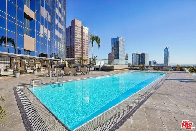 Building Photo - 1100 Wilshire Blvd