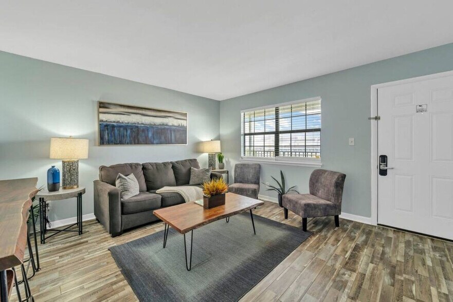 Building Photo - 312 Bream Ave