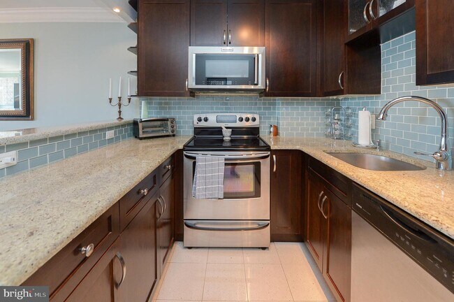 Building Photo - 1420 Locust Walk