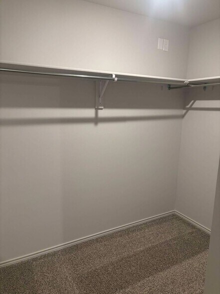 Building Photo - 9525 Gray Wolf Ln