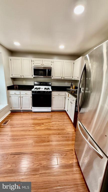 Building Photo - 14491 Four Chimney Dr