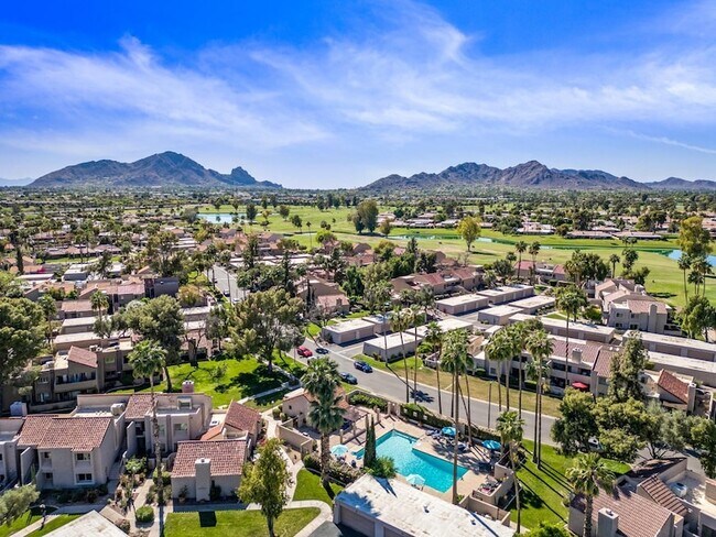 Building Photo - 7340 N Vía Camello Del Norte