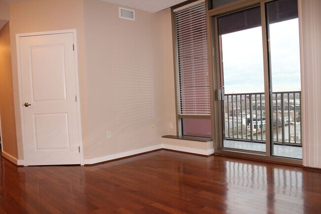 Building Photo - 105-UNIT CHRISTINA LANDING DR, 1703