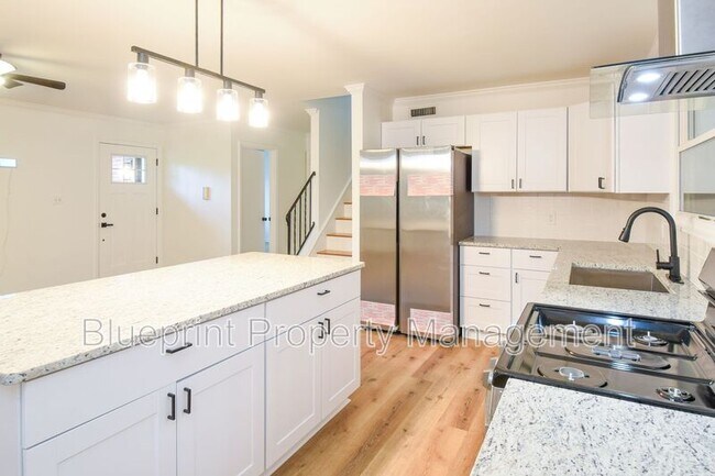 Building Photo - 6004 Cowin Dr NW