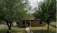 Building Photo - 1024 Matamoros St