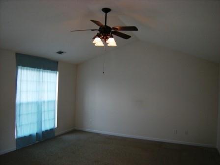 Building Photo - 129 Farm View Ln